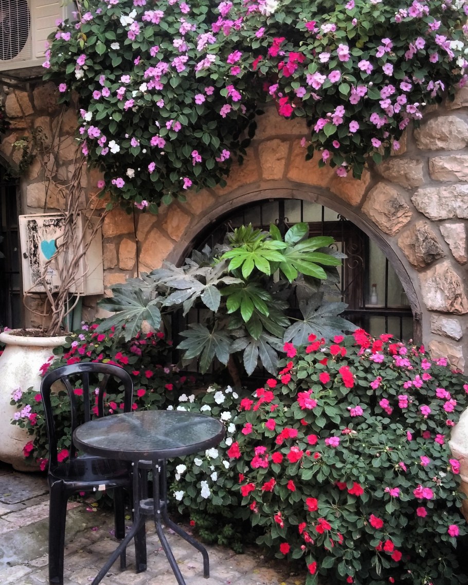 Цветочный дворик