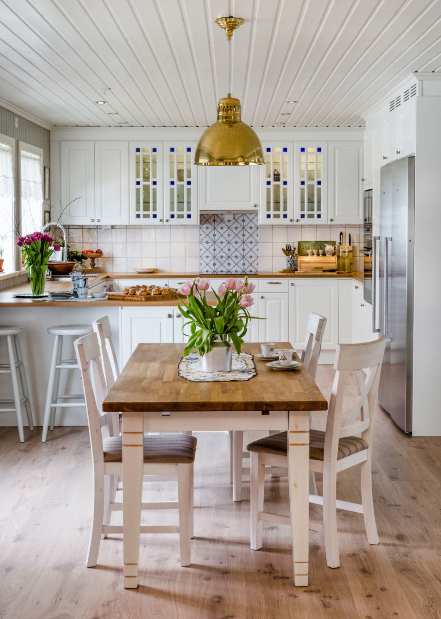 Уютный деревенский домик интерьер