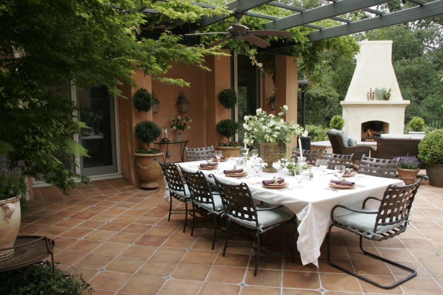 Зона патио в Италии