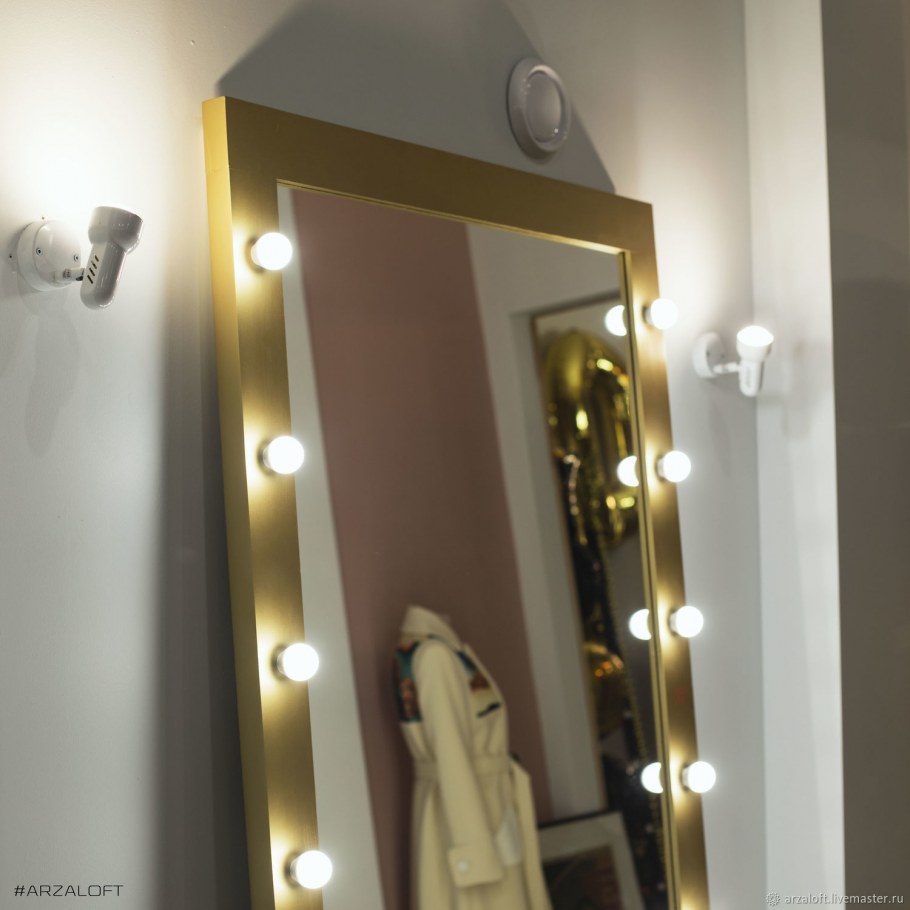 Зеркало напольное с лампочками