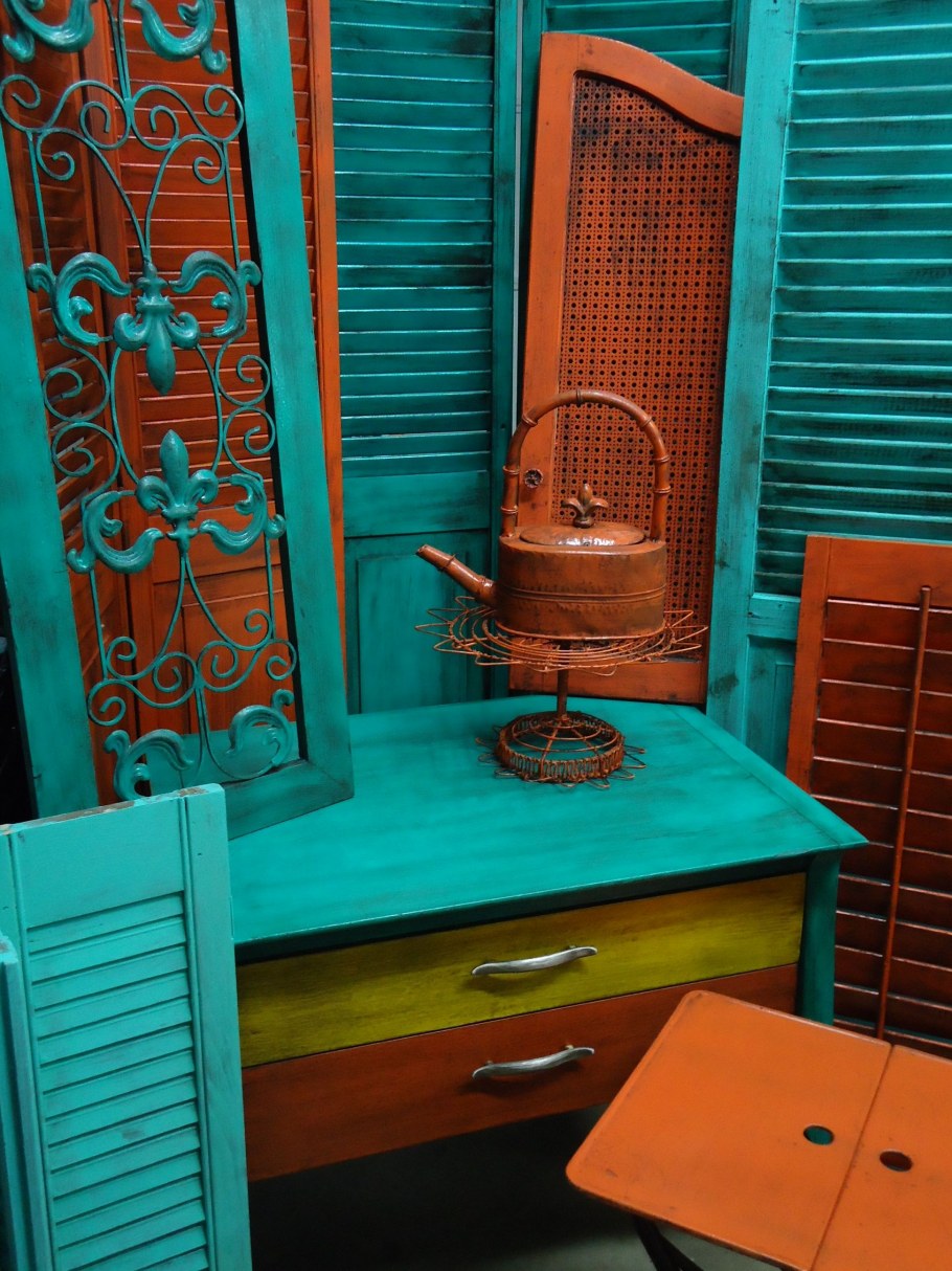 Оранжевый с бирюзовым в интерьере