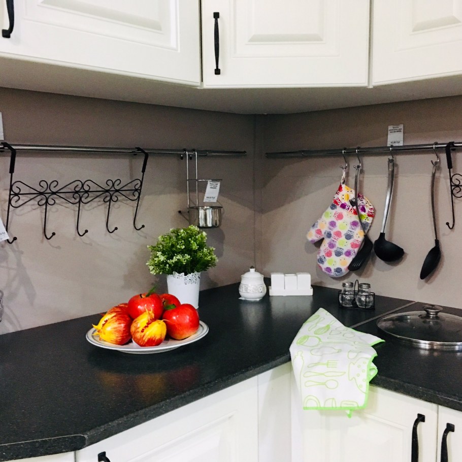 Рейлинг для кухни на фартук
