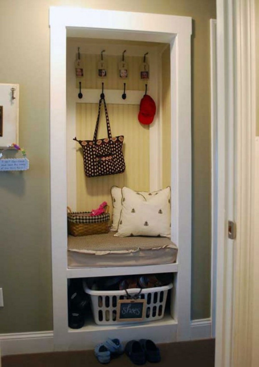 Прихожая в трехкомнатной квартире