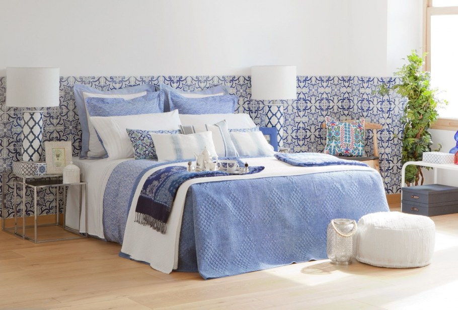 Обои Harlequin standing Ovation