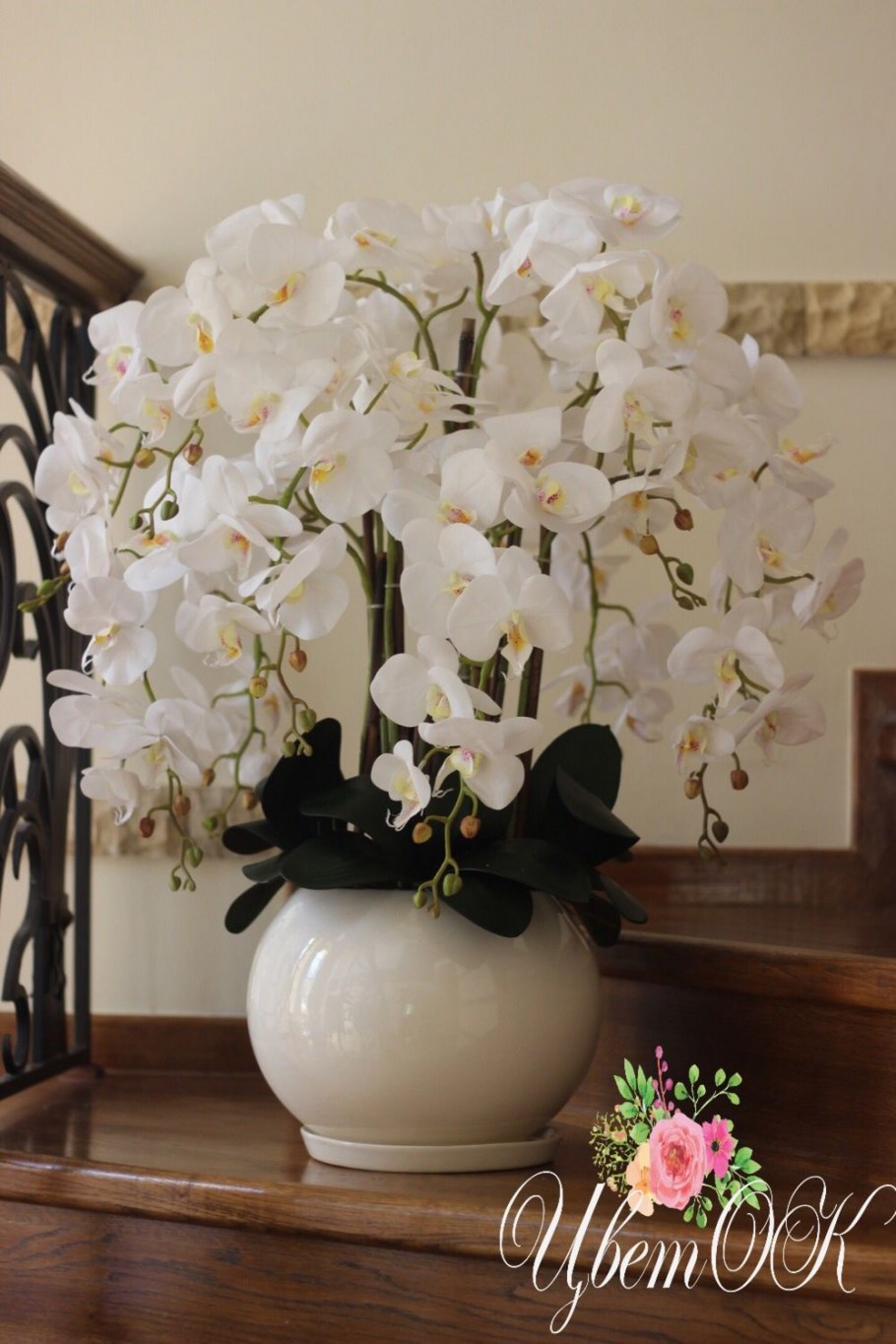 Композиция из орхидей