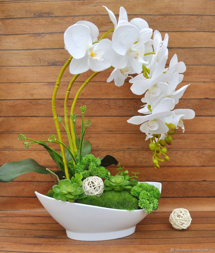 Композиция с орхидеями