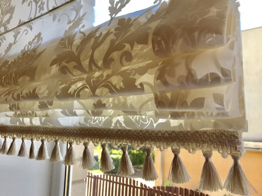 Римские шторы со стеклярусом