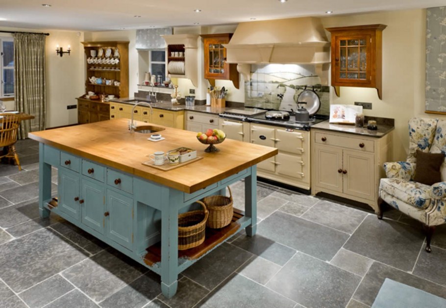 Кухонный остров в стиле Прованс