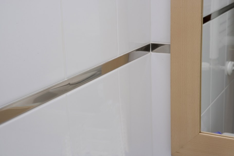 Плинтус алюминиевый PKLIAA 60