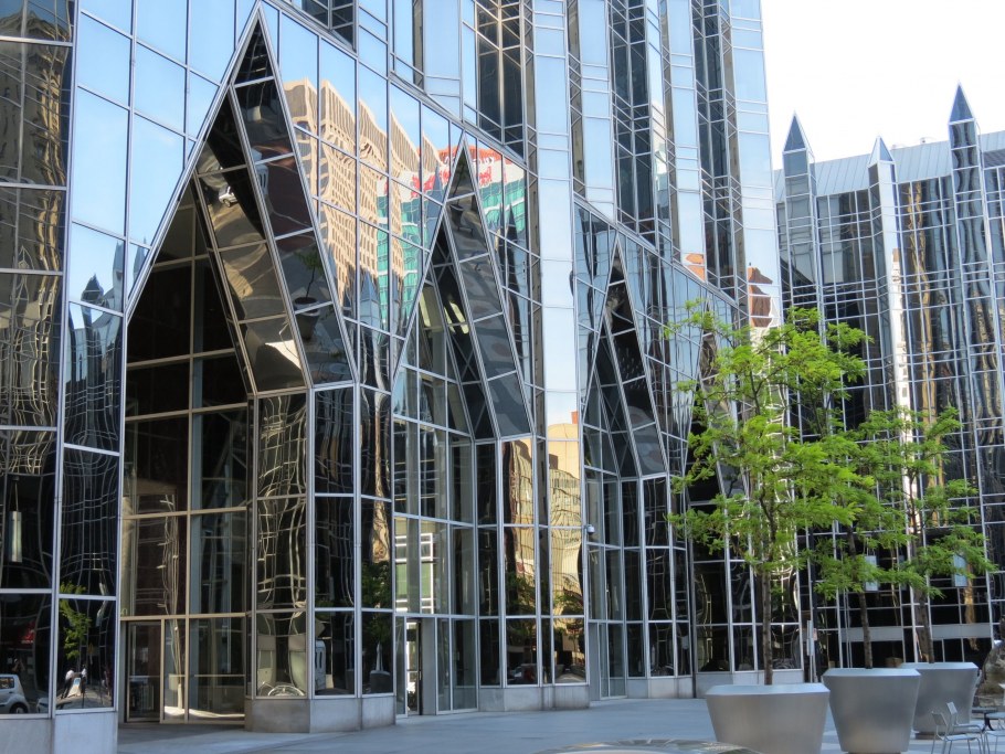 Офисный центр PPG place, Питтсбург Пенсильвания США 1984 арх.Филип Джонсон