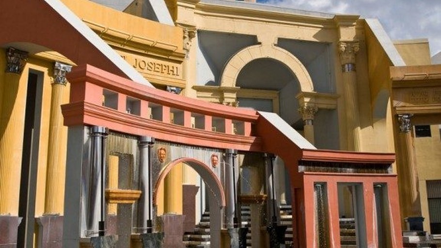 Чарльз Мур площадь Италии