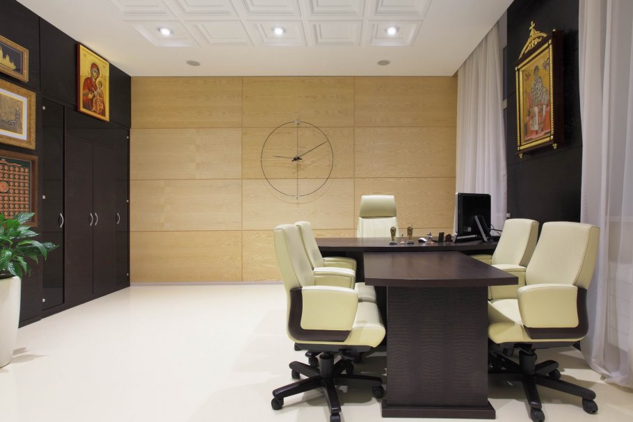 Декор кабинета директора