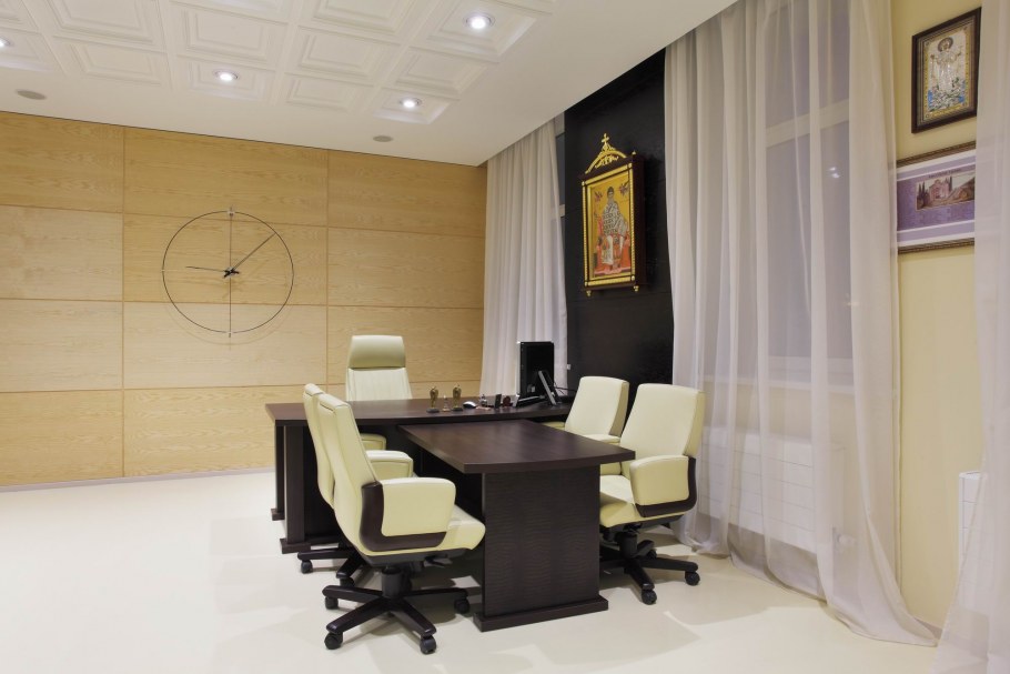 Декор кабинета директора