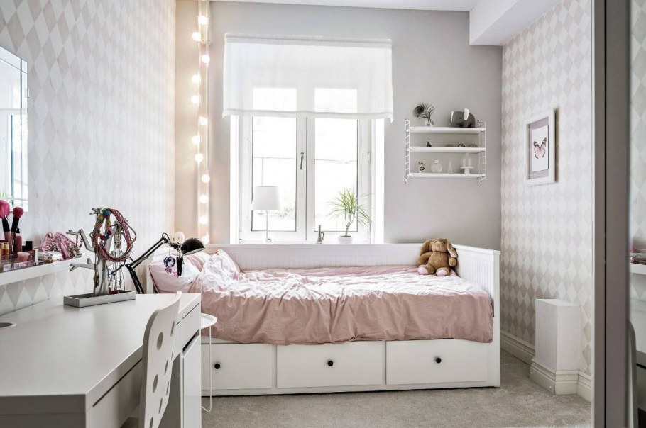 Светлая спальня для девочки подростка