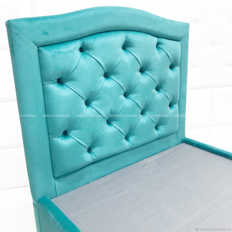 Кровать Лиора с каретной стяжкой