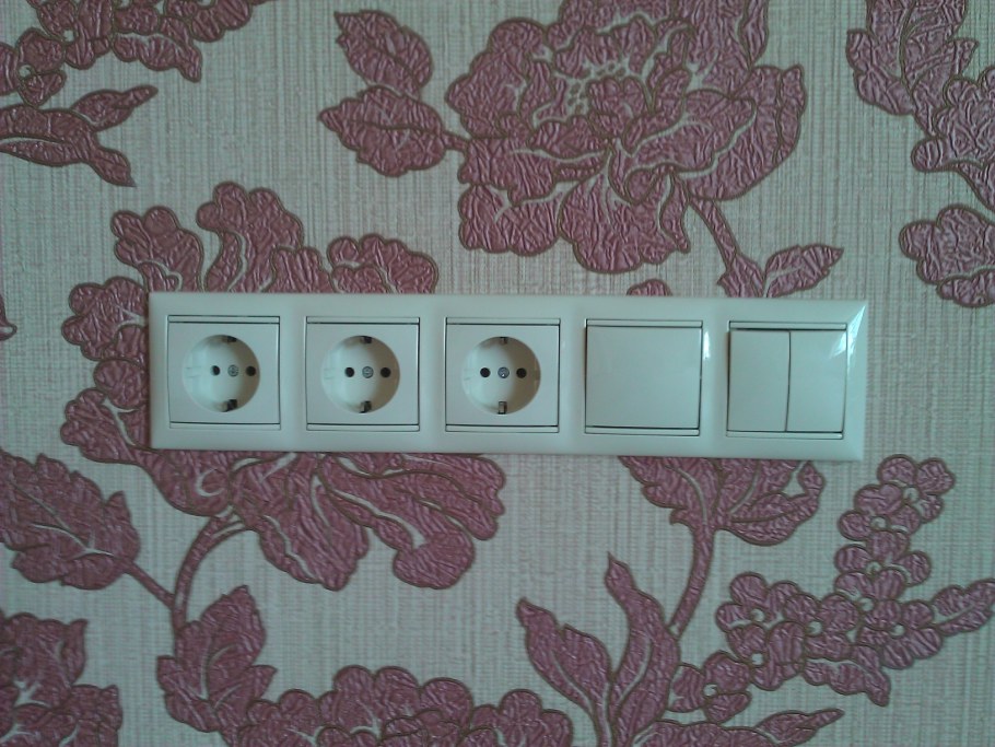 Электротовары розетки выключатели