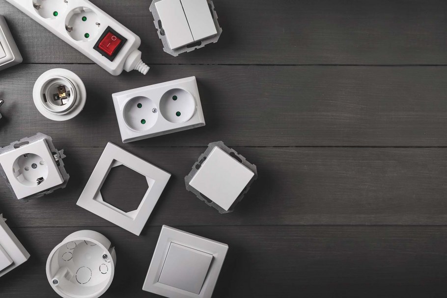 Электромонтаж в деревянном доме