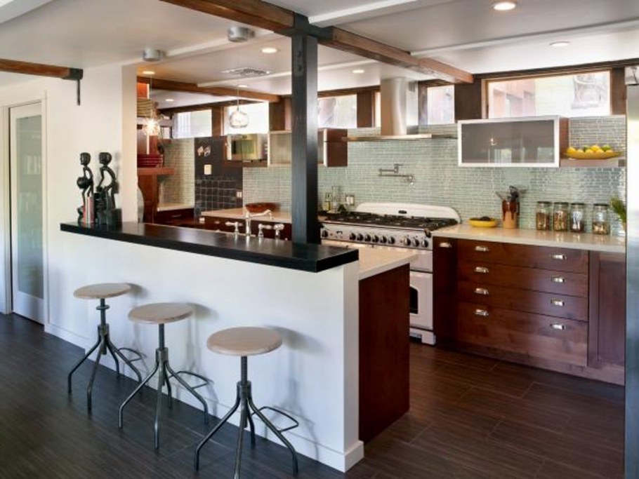 Кухни с барной стойкой
