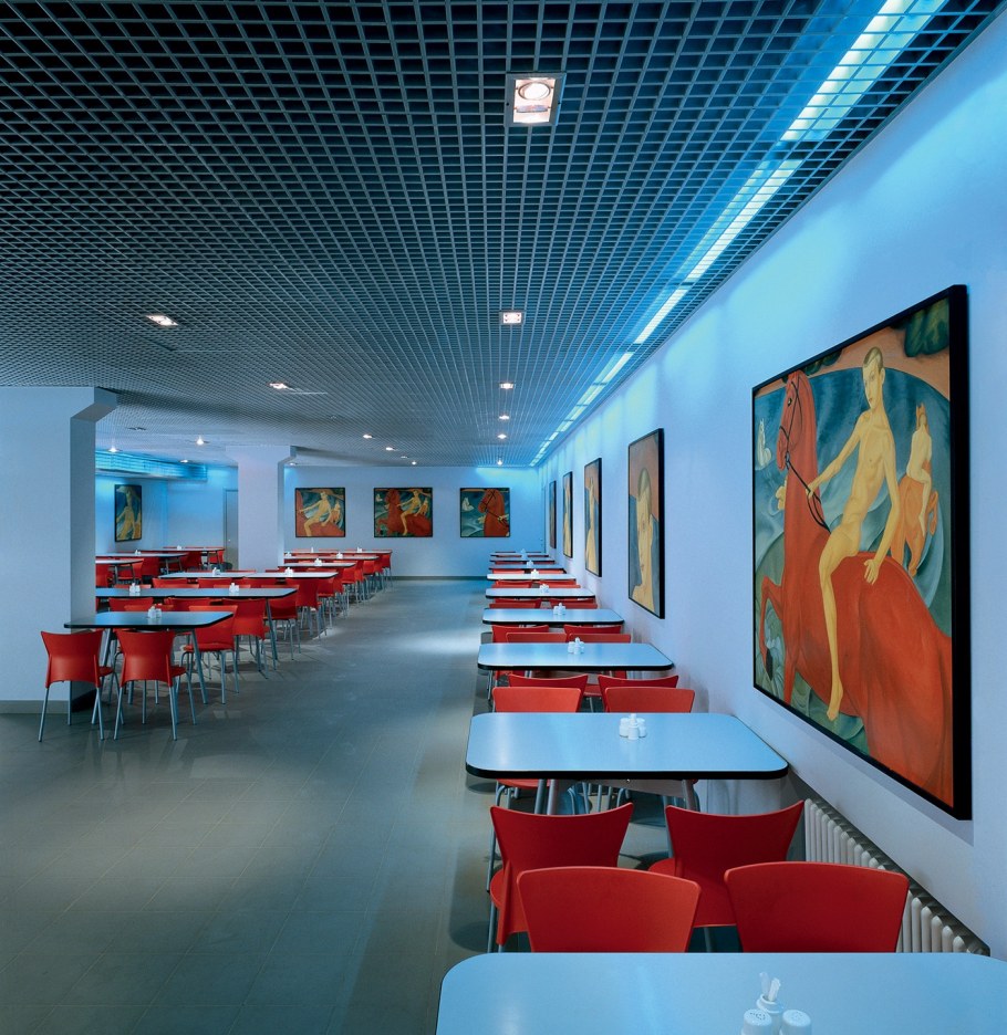 Общественный интерьер в стиле Авангард