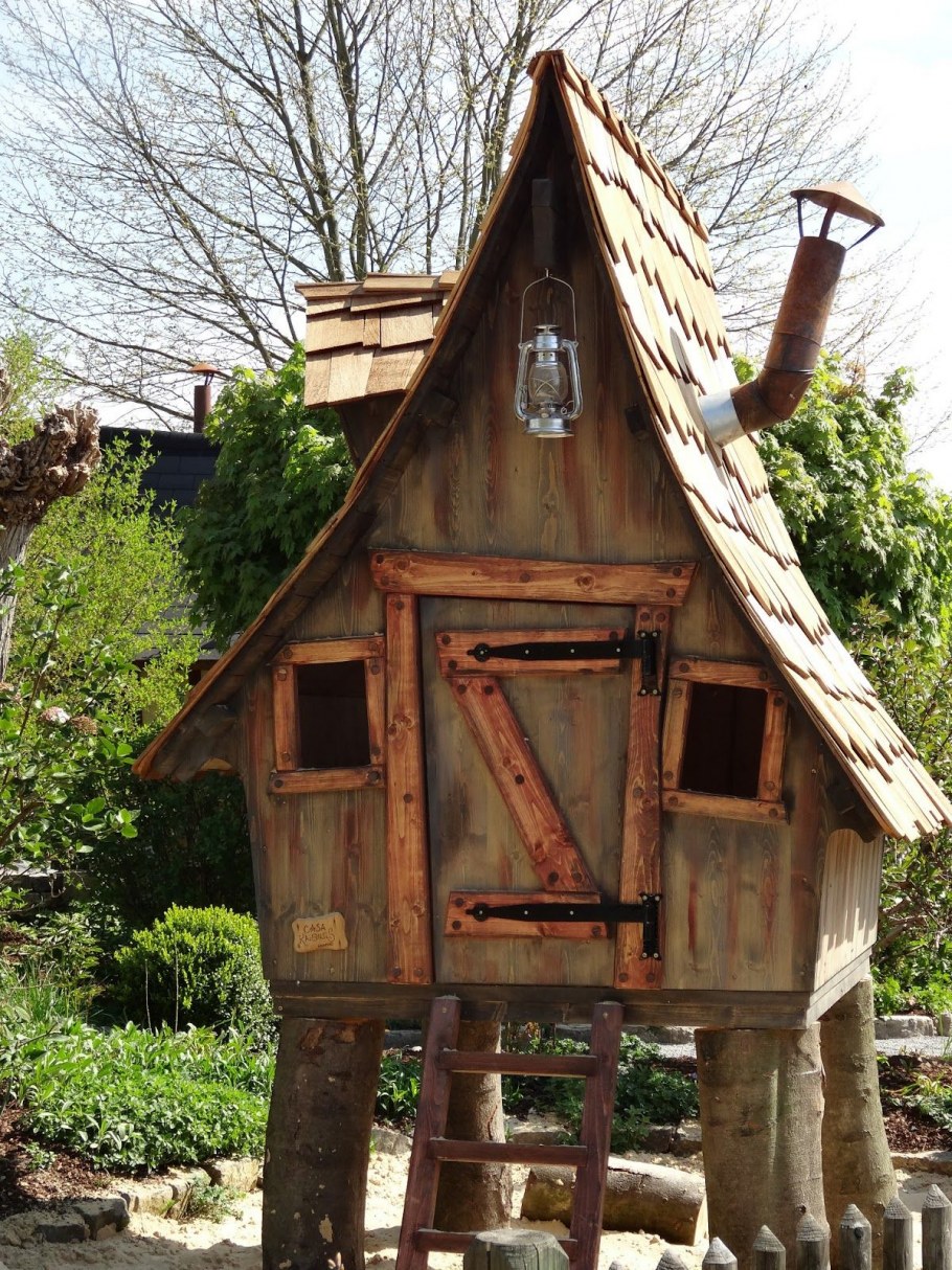 Детские домики из дерева