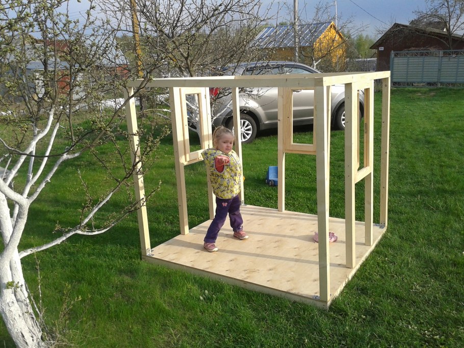 Двухэтажный детский домик