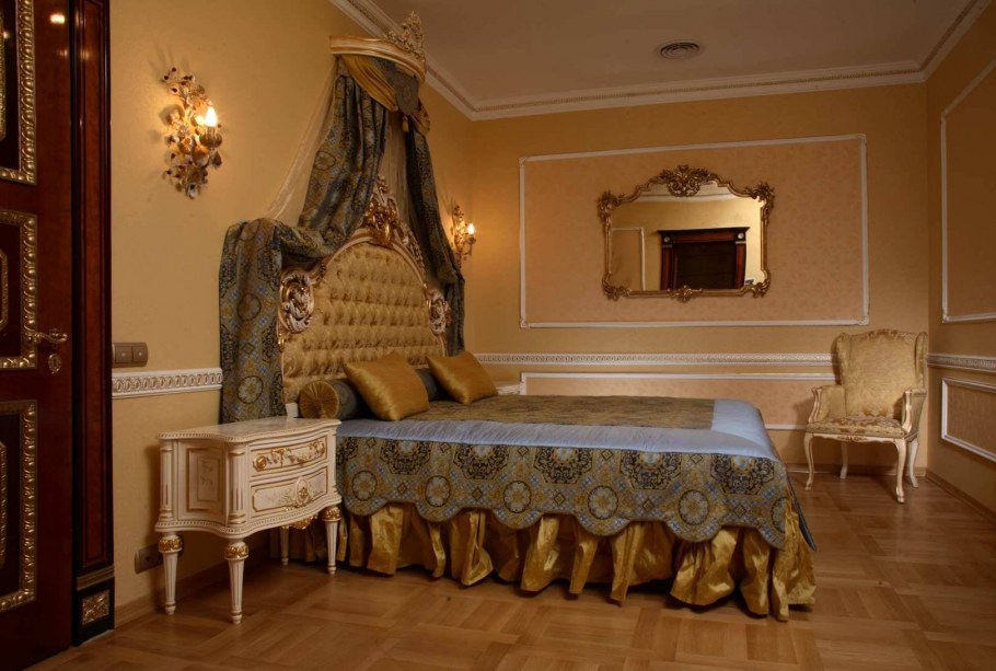 Спальни в стиле Барокко жёлтого цвета