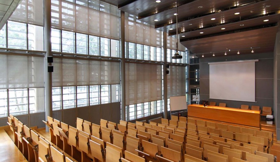 Жалюзи в конференц зале