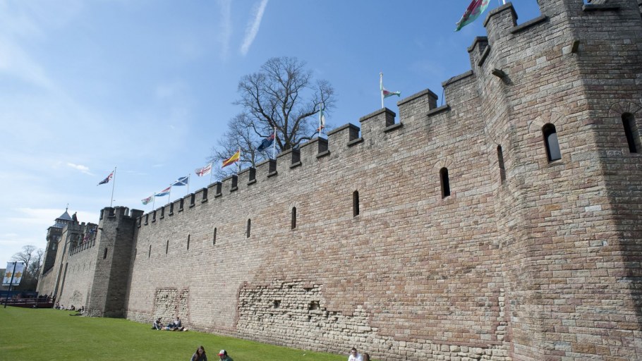 Средневековый Рыцарский замок крепостные стены