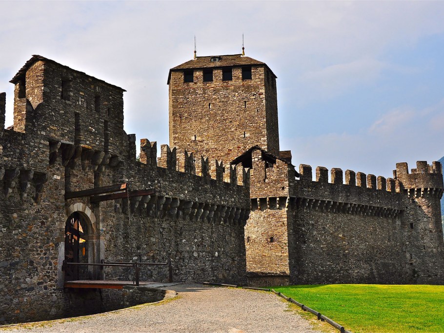 Замок Монтебелло Швейцария