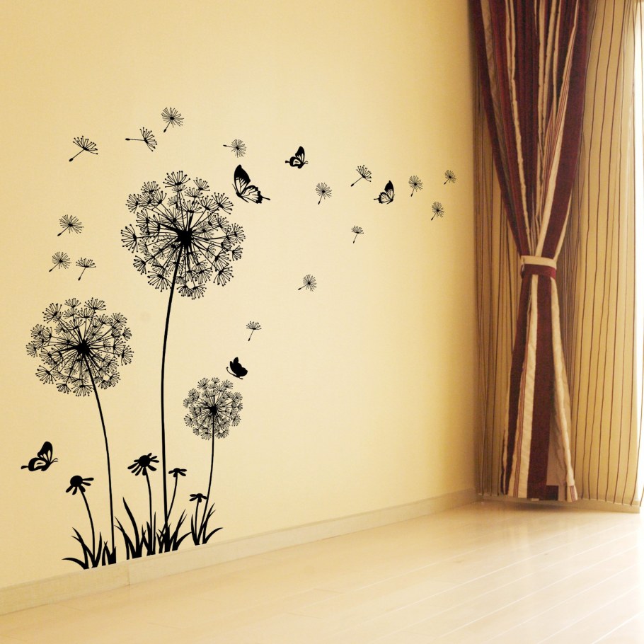 Украшение стены бабочками