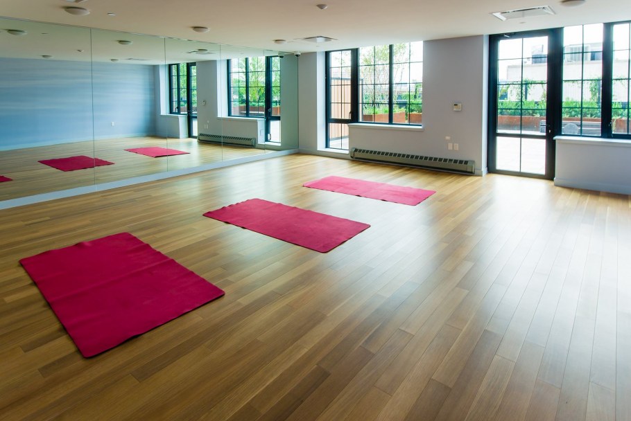 World class Войковская