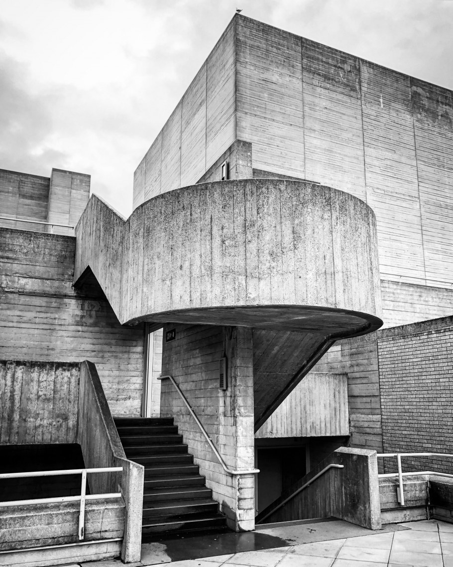 Брутализм в Англии