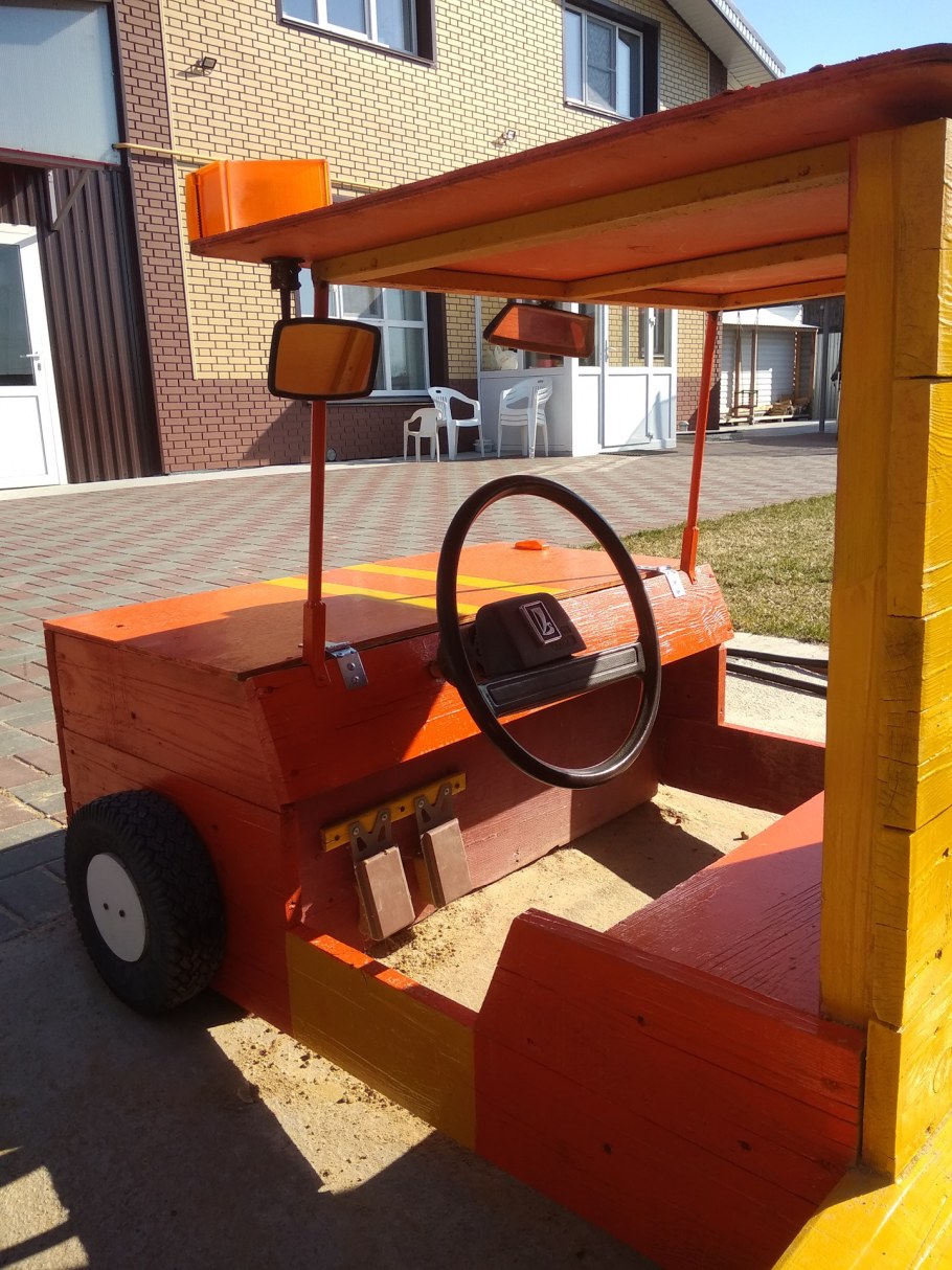 Машинка для песочницы