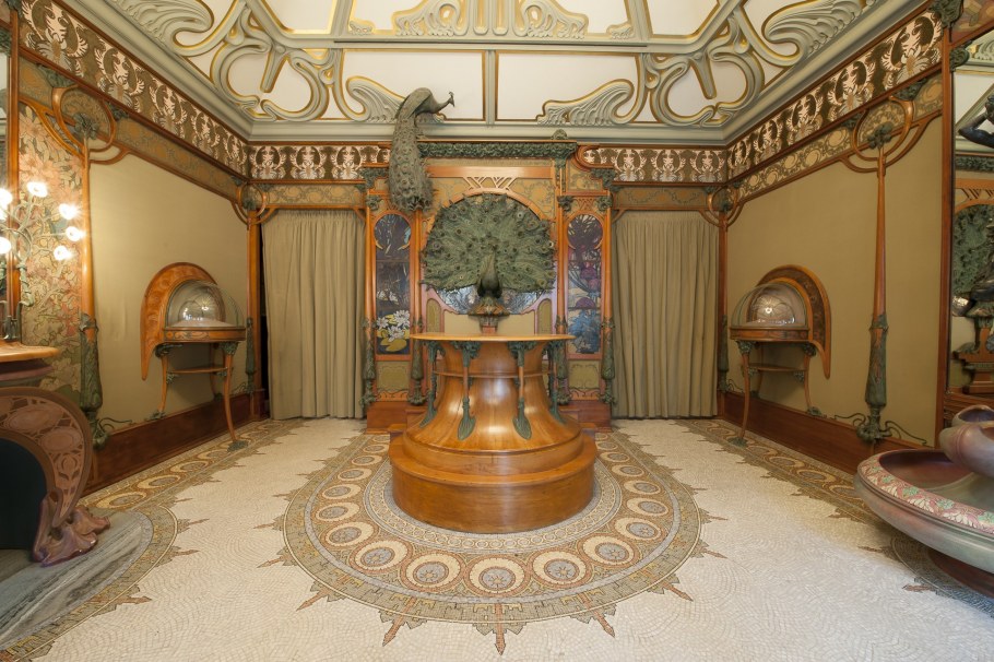 Интерьер гостиной в стиле арт нуво