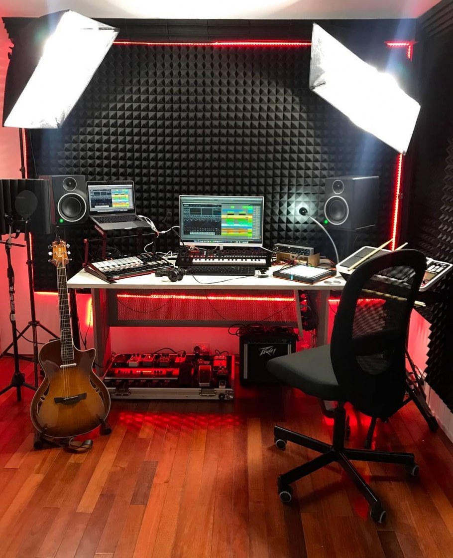 Звукозаписывающая студия Эминема