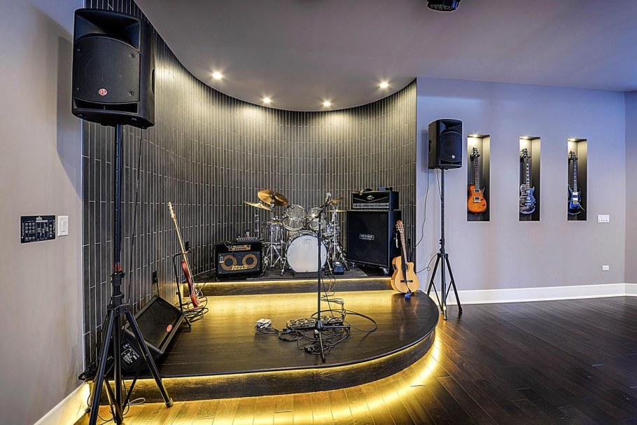 Музыкальная комната в доме