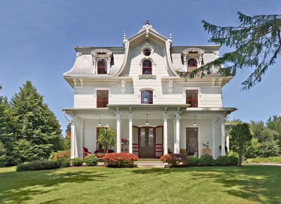 Домик с колоннами