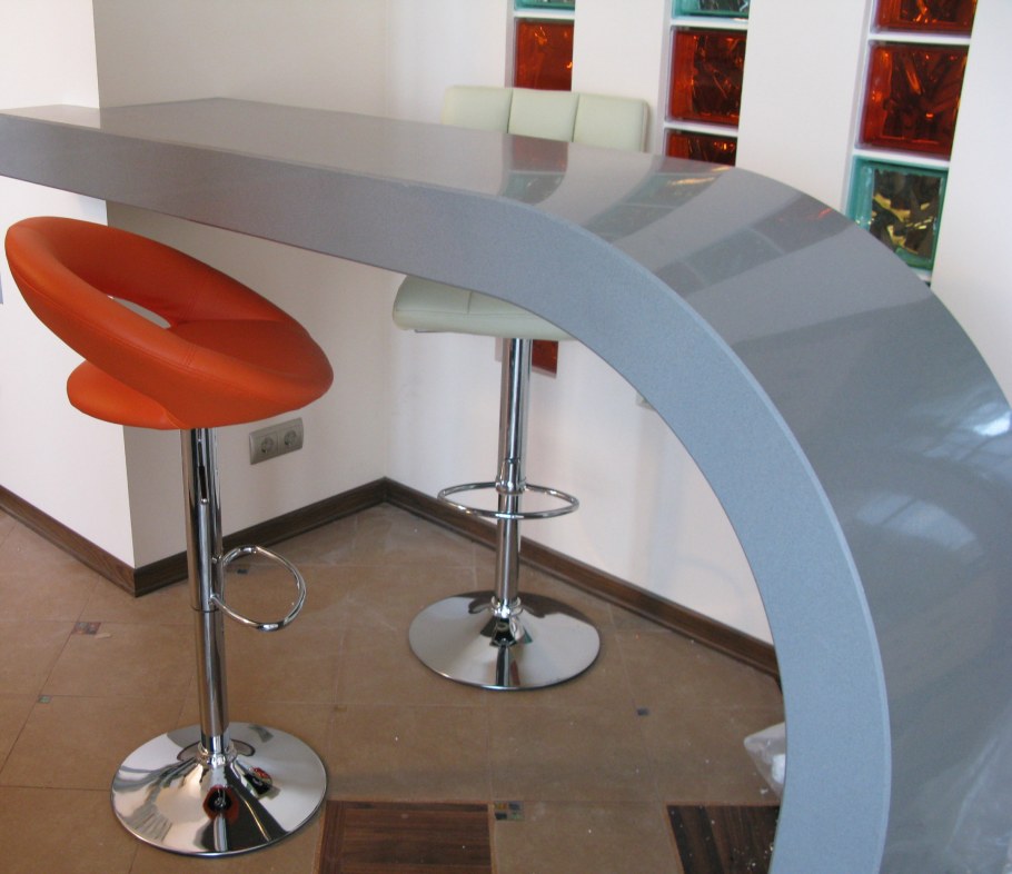 Кухня с барнойистойкой