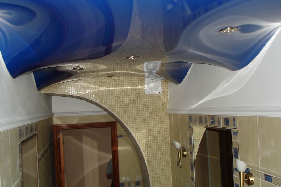 Волнообразный натяжной потолок