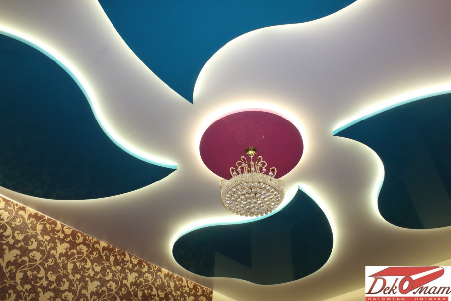 Натяжной потолок лепесток
