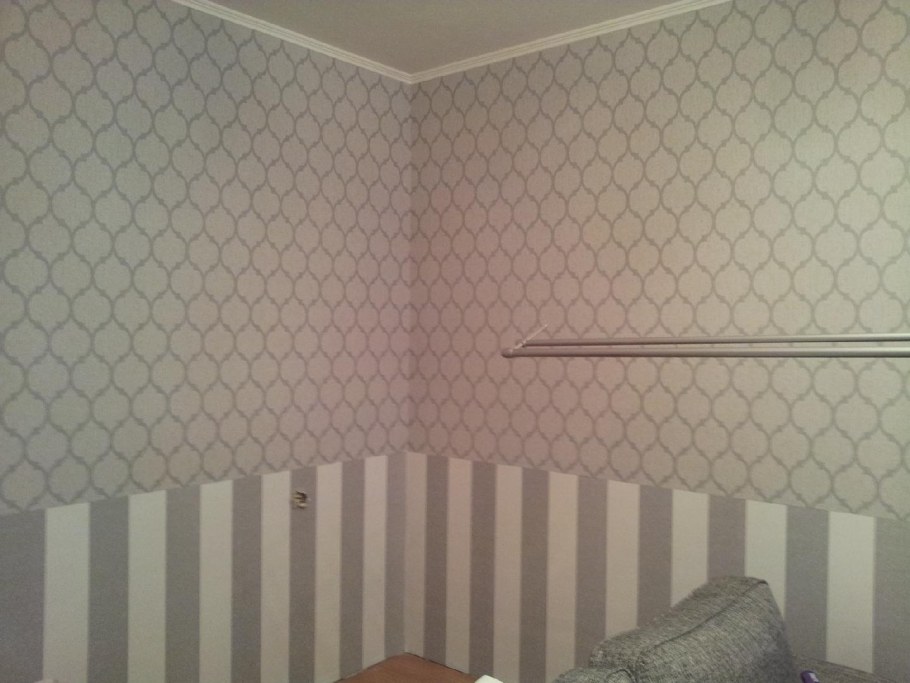 Сочетание комбинированных обоев