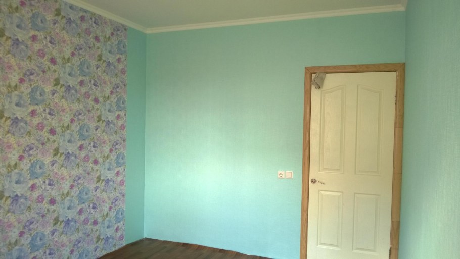 Поклеить обои в детской 2 вида