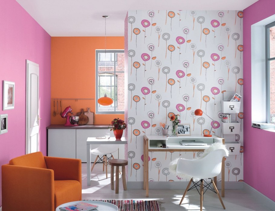 Кухня с комбинированными обоями