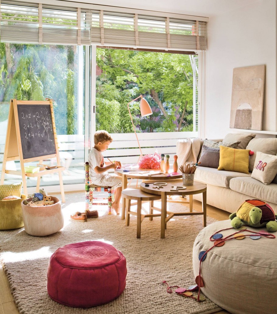 Уютная гостиная для семьи с детьми