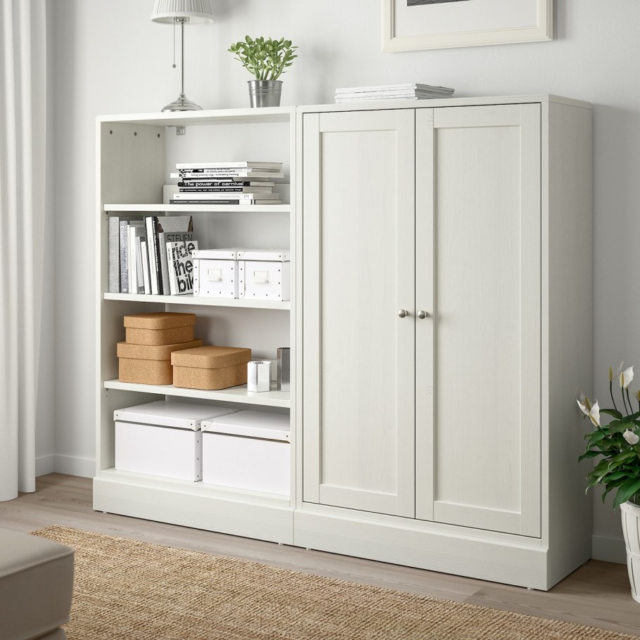 Хавста в интерьере гостиной