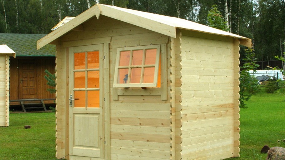 Туалет с душем для дачи деревянный