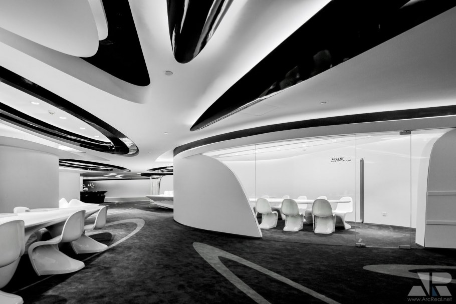 Заха Хадид кленовый бульвар