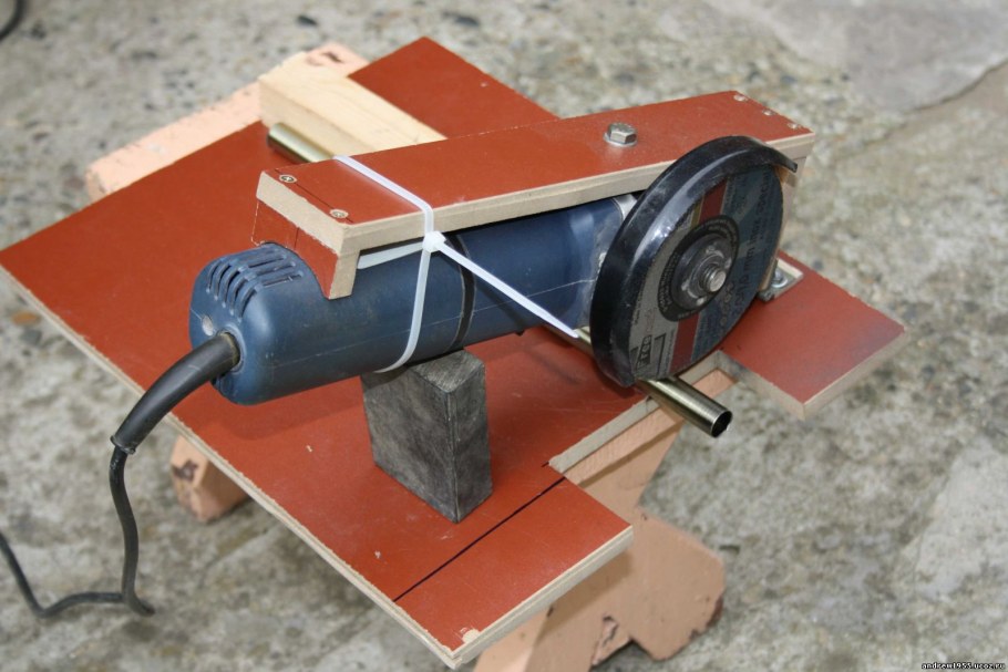 Циркулярка из болгарки 230