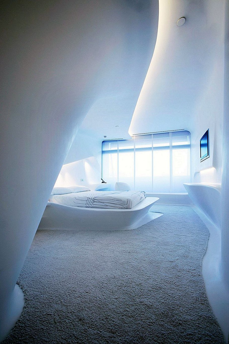 Яркие оттенки в футуристическом стиле