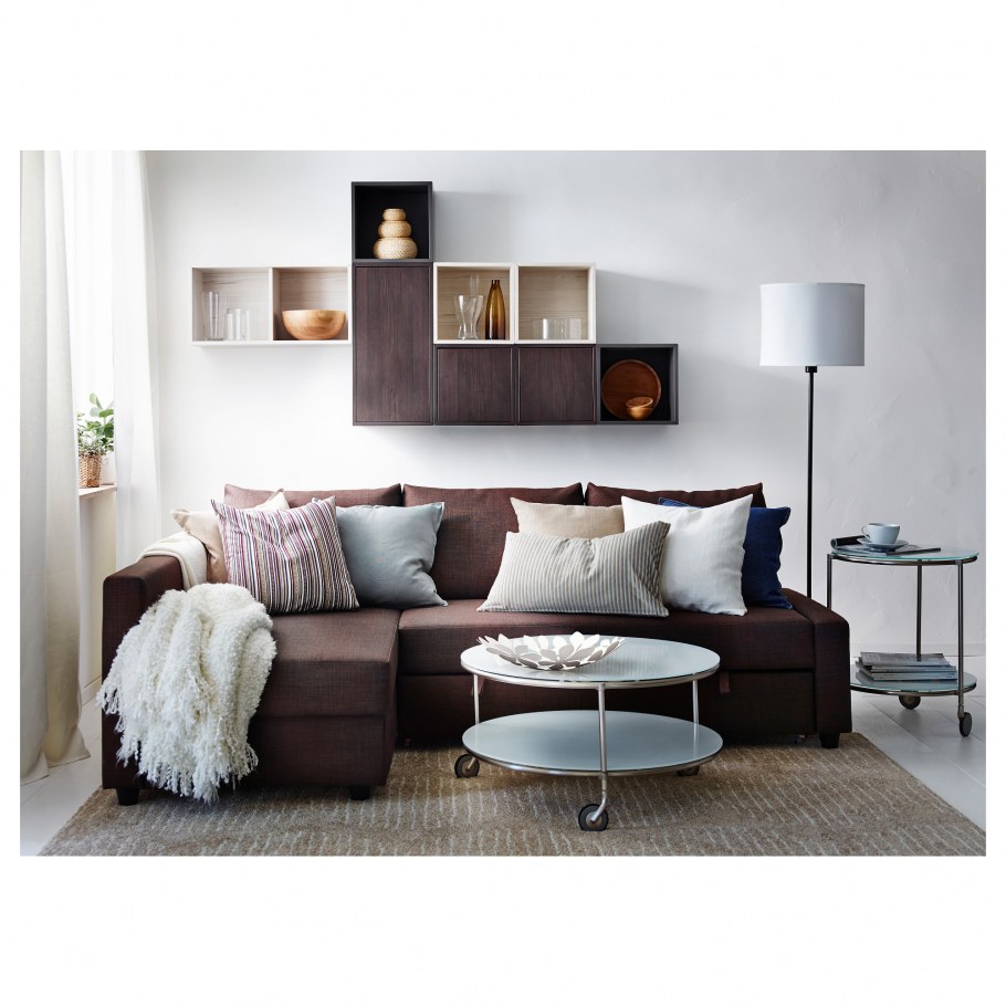 Уютная гостиная в коричневых тонах